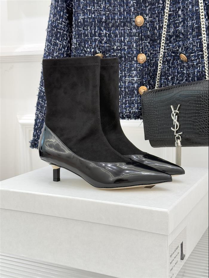 20251128174620793 370